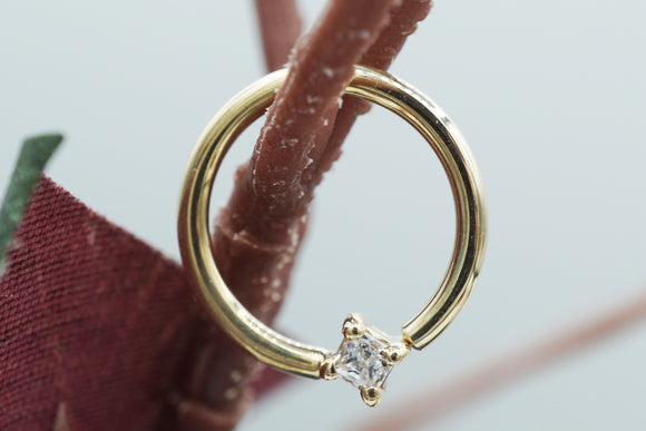 Gold Septum Fixed Ring with Princess Cut Gemstones
