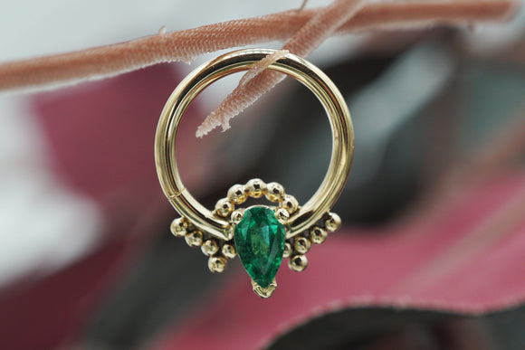 Dusk Yellow Gold Fixed Ring with Emerald